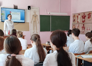 СТУДЕНТАМ МЕДИЦИНСКОГО КОЛЛЕДЖА РАССКАЗАЛИ О ПРОФИЛАКТИКЕ ВИЧ И БЕЗОПАСНОСТИ НА РАБОЧЕМ МЕСТЕ