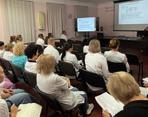 СОТРУДНИКИ ЦЕНТРА СПИД ПРОВЕЛИ ЛЕКЦИЮ В КИРОВСКОМ ЦЕНТРЕ КРОВИ